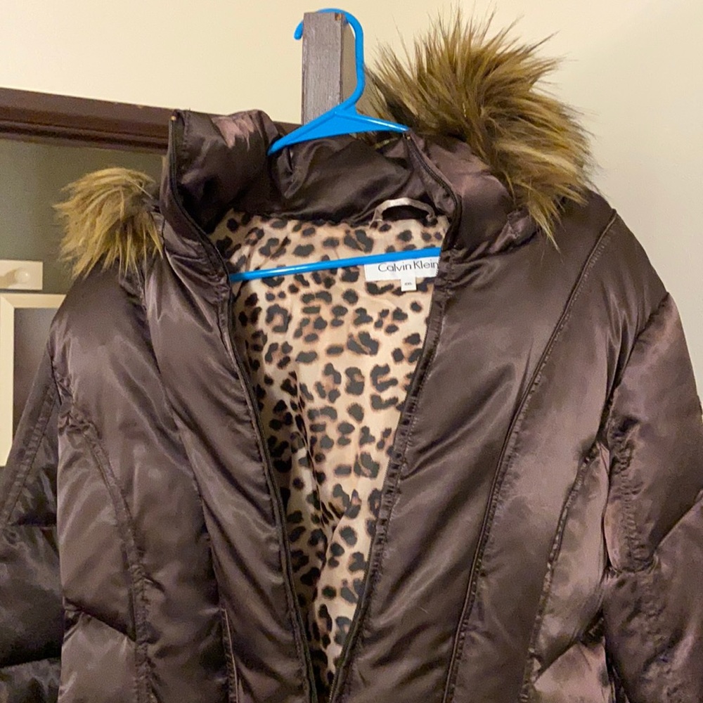 Hooded puffer jacket